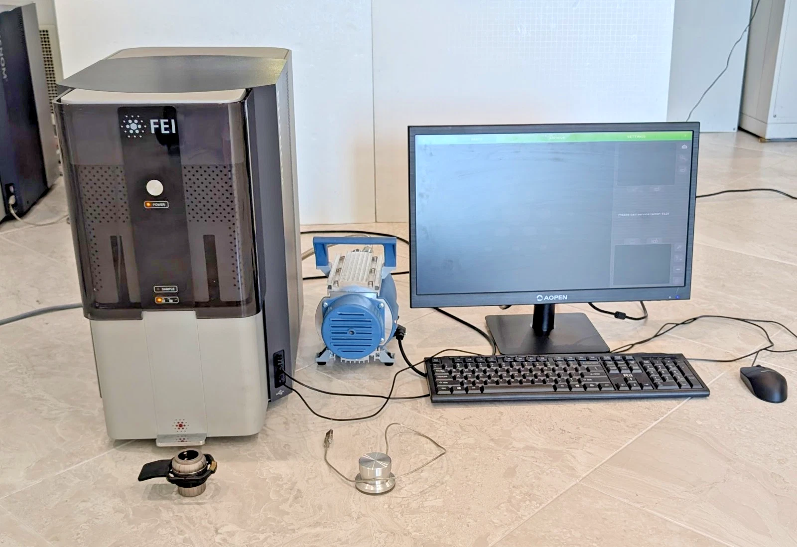 飞纳台式扫描电子显微镜 昆山现货 型号:FEI PHENOM,FP 3950/00,荷兰原装,24VDC电源,带显示器、键盘鼠标,配件齐全,功能正常,成色几乎全新,外观干净,保存很好,开机即用。适合材料分析、科研检测等场景。